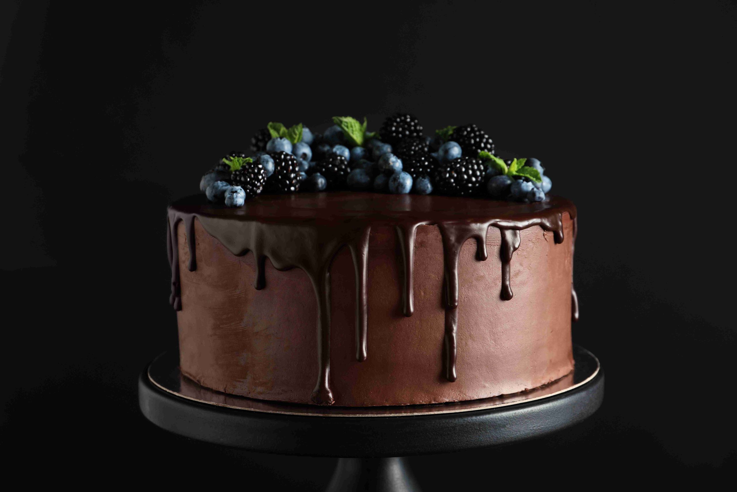What Makes Chocolate Cake Dubai So Delicious?